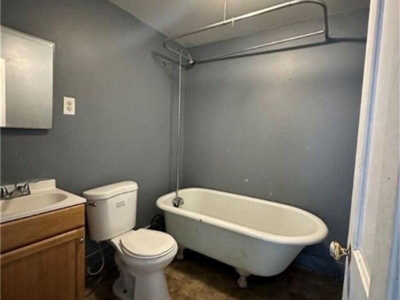 1043 E 68th Street, Cleveland, OH 44103 Photo 8