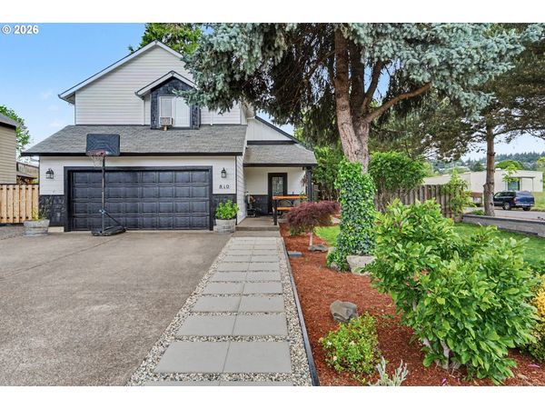 810 SE LOCUST ST, Dundee, OR 97115