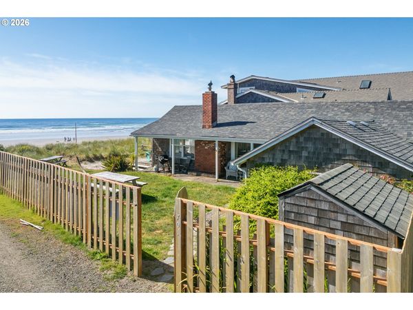 701 N PACIFIC ST, Rockaway Beach, OR 97136
