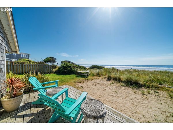701 N PACIFIC ST, Rockaway Beach, OR 97136