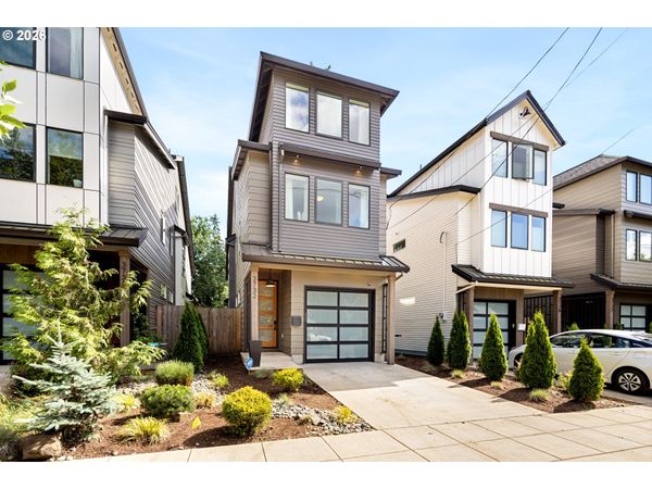3732 SE LAMBERT ST, Portland, OR 97202