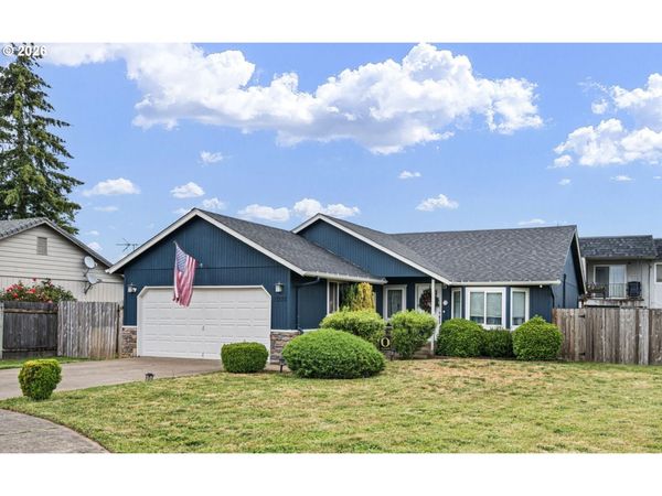 1055 ASH GROVE LOOP, Creswell, OR 97426