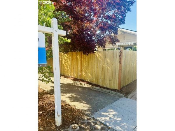 6619 SE WOODSTOCK BLVD, Portland, OR 97206