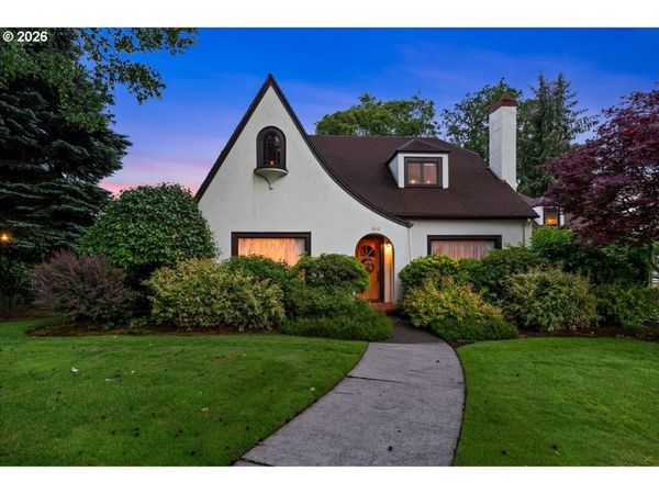 1810 Pacific AVE, Forest Grove, OR 97116