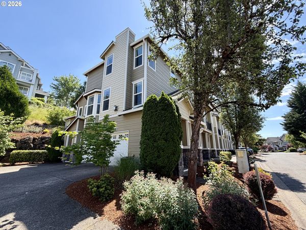 3810 SUMMERLINN DR, West Linn, OR 97068