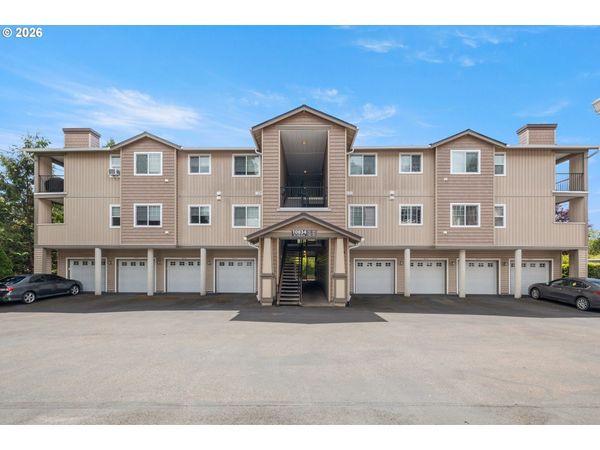 10834 NE HOLLY ST, Unit 102, Hillsboro, OR 97006