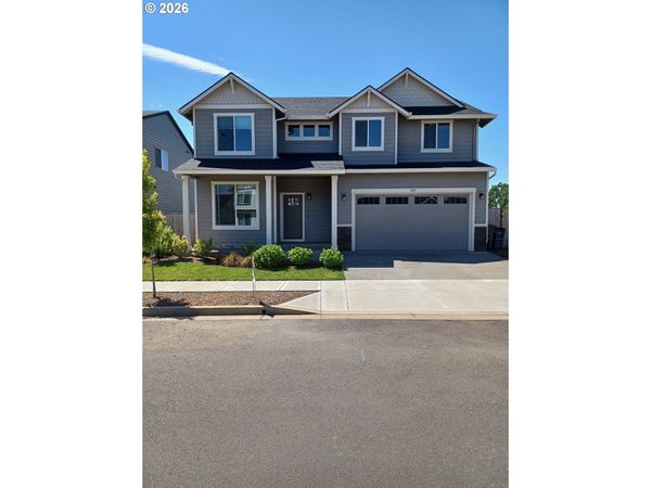 745 E WILSON ST, Carlton, OR 97111