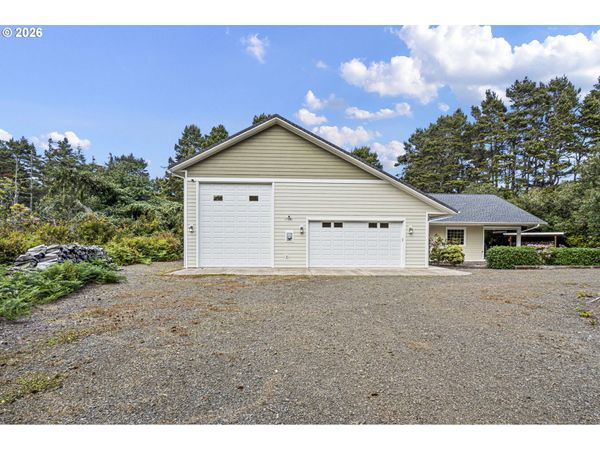 87991 WOODLANDS DR, Florence, OR 97439