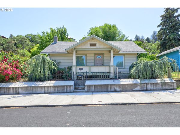 318 E 13TH ST, The Dalles, OR 97058
