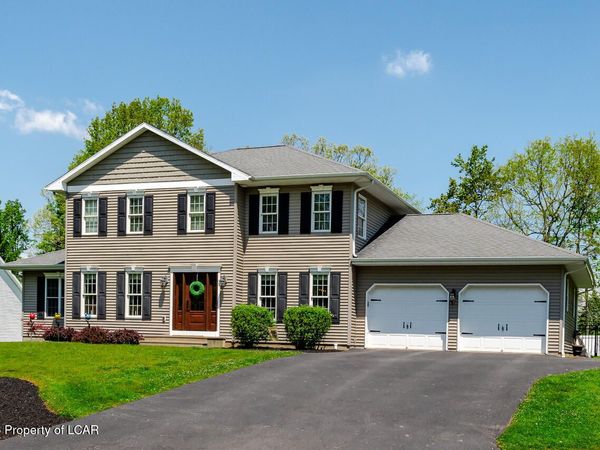 6 Old Orchard Lane, Mountain Top, PA 18707