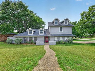 1400 Ems Road W, Fort Worth, TX 76116