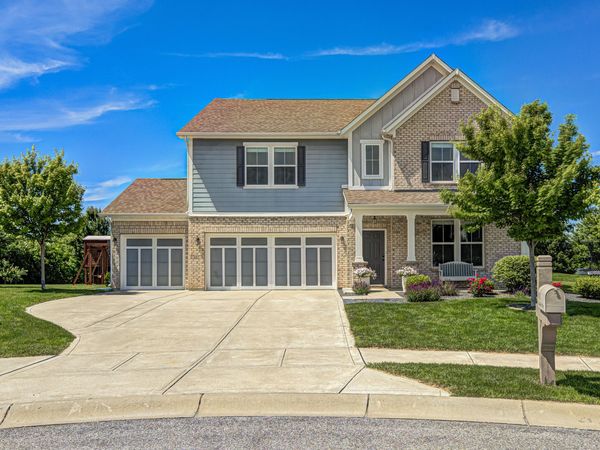 882 Oaklawn Drive , Westfield, IN 46074
