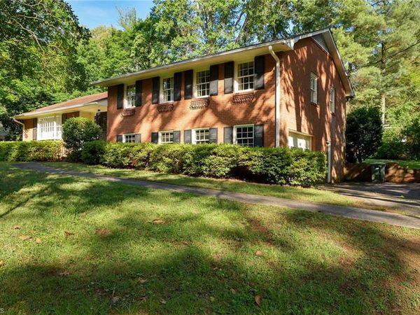 3030 Prytania Road, Winston-Salem, NC 27106