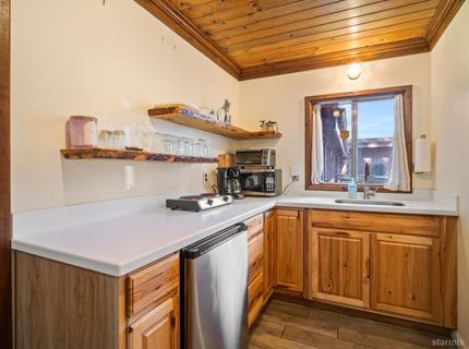 3720 Terrace Drive, South Lake Tahoe, CA 96150 Photo