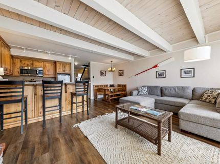 357 Ala Wai Boulevard, Unit 209, South Lake Tahoe, CA 96150 Photo