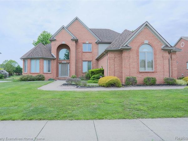 47909 Milonas Drive, Shelby Twp, MI 48315