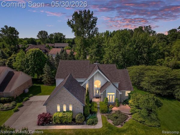 47245 N Pointe Drive, CANTON, MI 48187