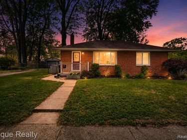 29087 Howard Avenue, Madison Heights, MI 48071
