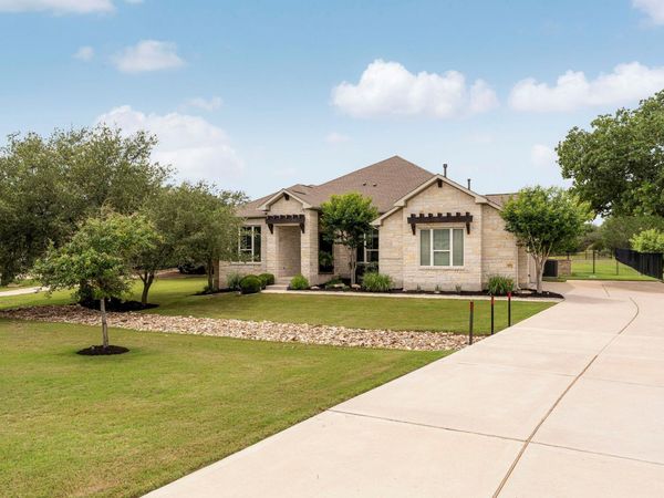 530 Hawthorne LOOP, Driftwood, TX 78619