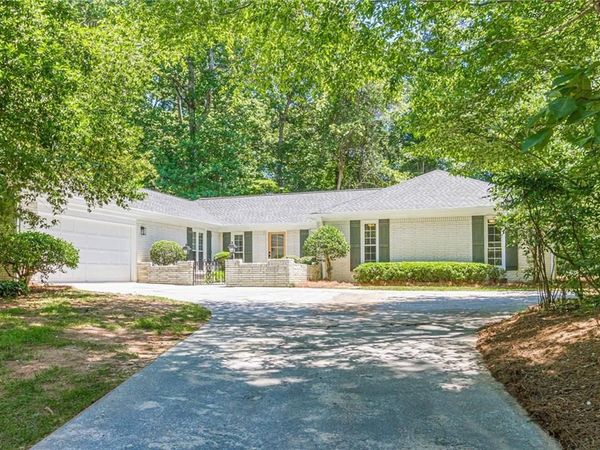 4296 Huntington Circle, Atlanta, GA 30338