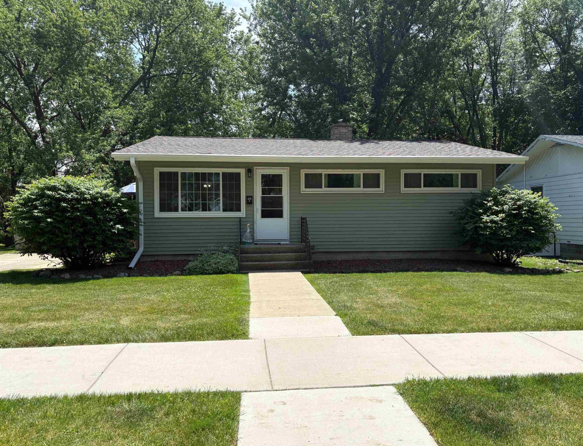 429 W Main Street, Evansville, WI 53536 Main Photo