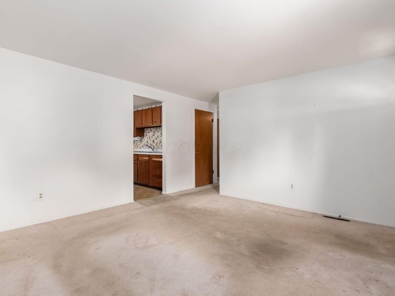 6033 Balboa Road , Westerville, OH 43081 Photo 8