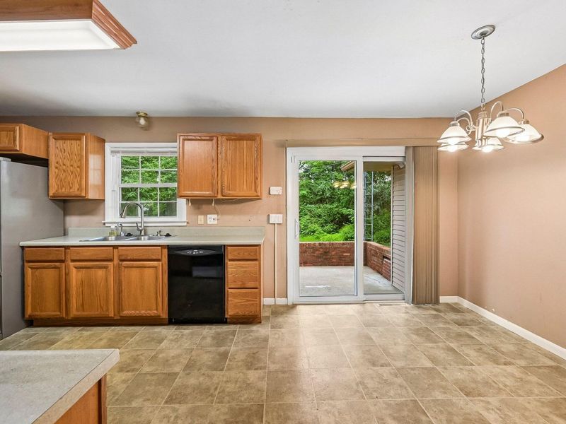 476 Clark State Road , Columbus, OH 43230 Photo 10