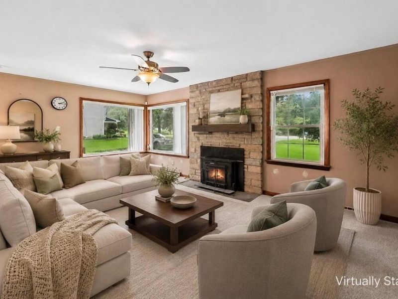 476 Clark State Road , Columbus, OH 43230 Photo 2