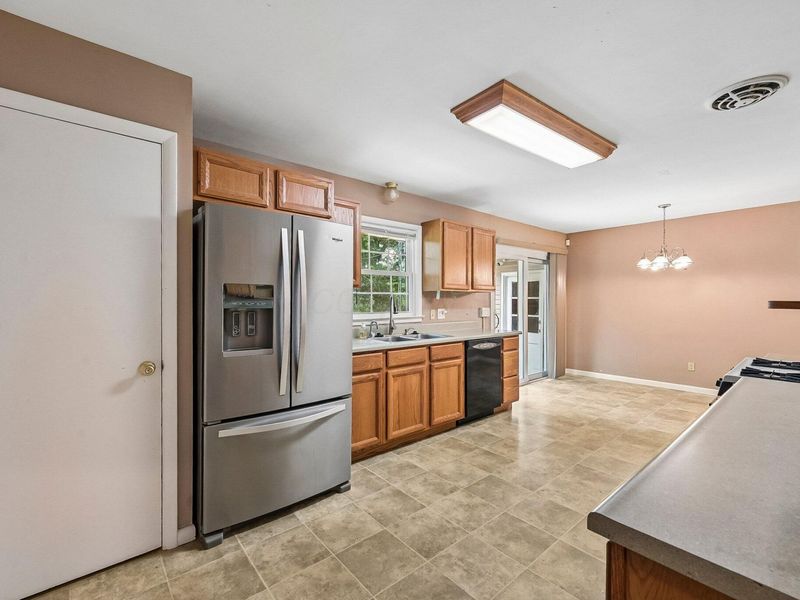 476 Clark State Road , Columbus, OH 43230 Photo 7