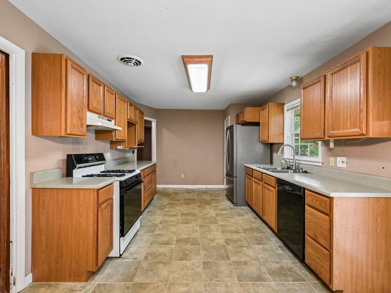 476 Clark State Road , Columbus, OH 43230 Photo 9