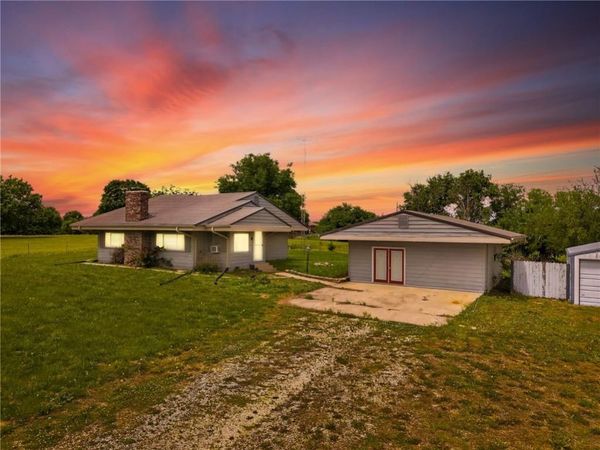 12376 Liv 302 Road, Chillicothe, MO 64601
