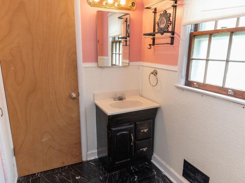 1031 Schiff Avenue, Cincinnati, OH 45205 Photo 9