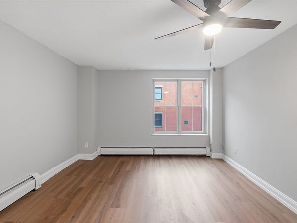 197 High St, Unit 302, Holyoke, MA 01040