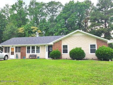 102 Fox Run Circle, Greenville, NC 27858