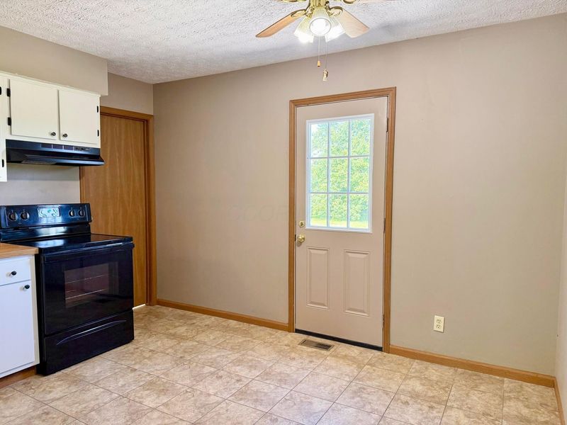 988 Kirkwood Drive , West Jefferson, OH 43162 Photo 11