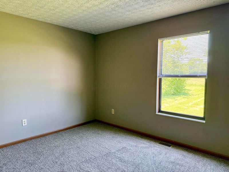 988 Kirkwood Drive , West Jefferson, OH 43162 Photo 17