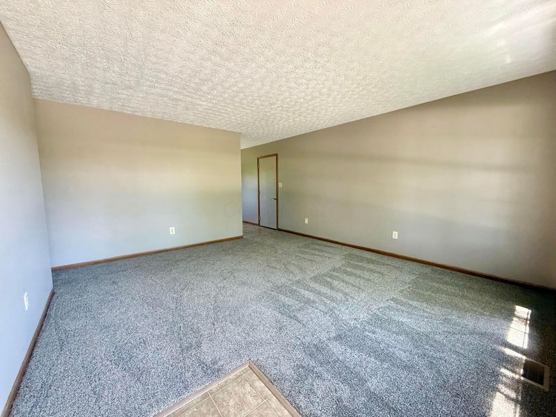 988 Kirkwood Drive , West Jefferson, OH 43162 Photo 5