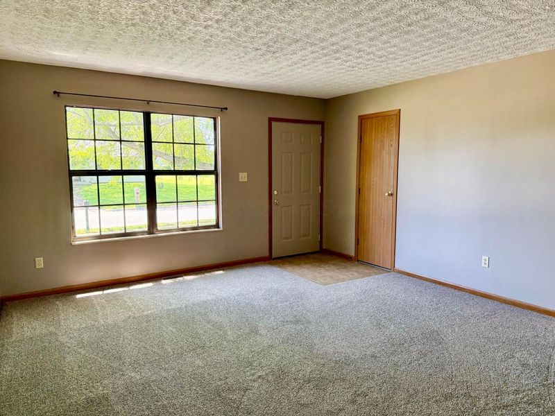 988 Kirkwood Drive , West Jefferson, OH 43162 Photo 6
