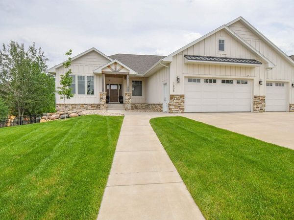 7408 S Ballymore Cir, Sioux Falls, SD 57108