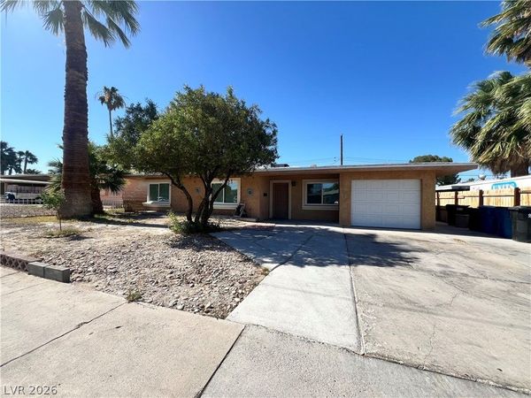 2017 Bracken Avenue, Las Vegas, NV 89104