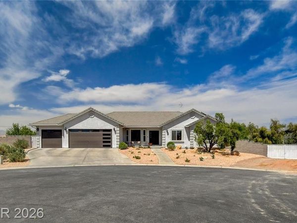 4362 Thistle Street, Logandale, NV 89021