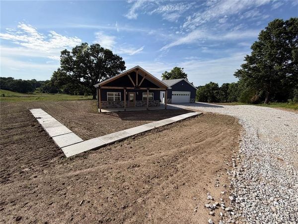 11490 Highway 24 , Madison, MO 65263