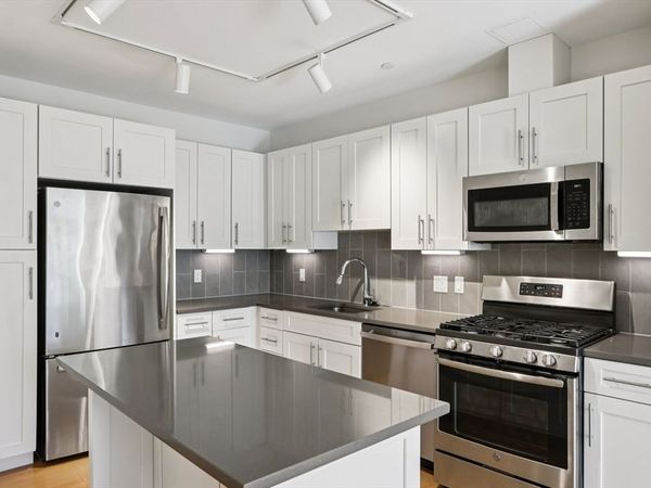 77 New, Unit 101, Cambridge, MA 02138