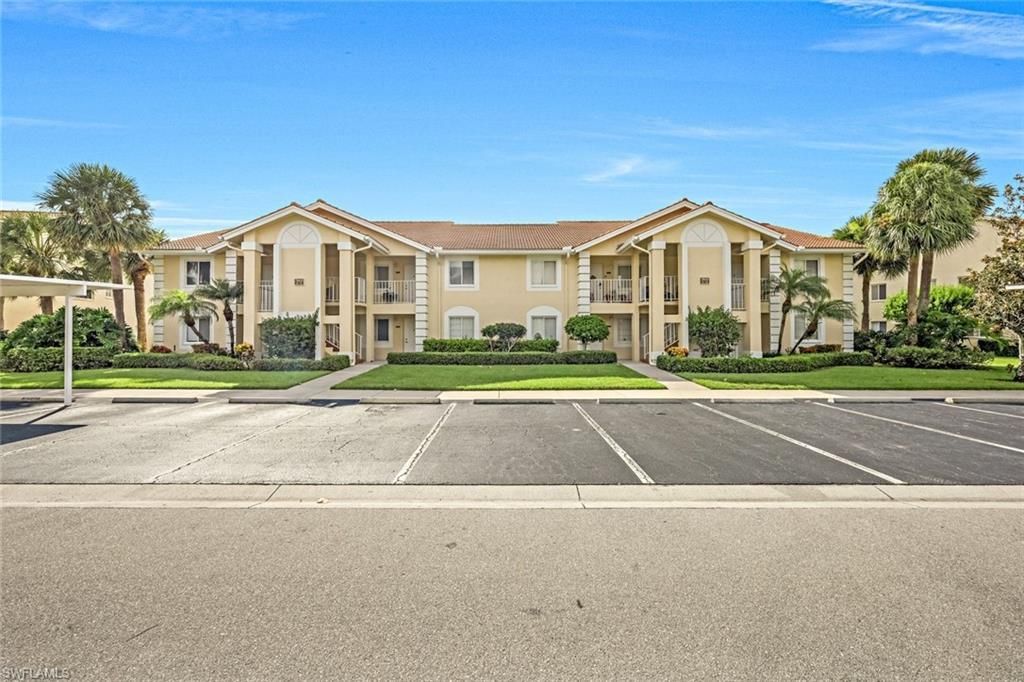 7800 Emerald Cir, Unit B104, Naples, FL 34109 Photo
