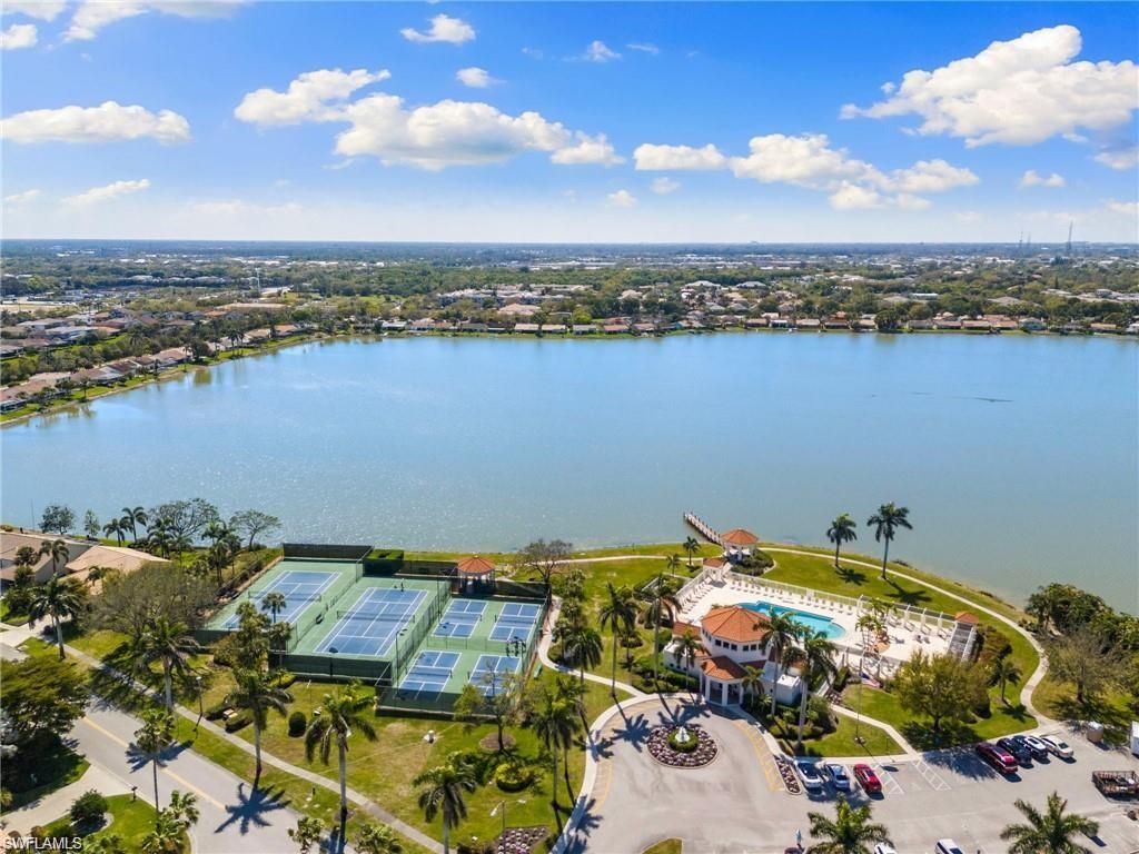 7800 Emerald Cir, Unit B104, Naples, FL 34109 Photo