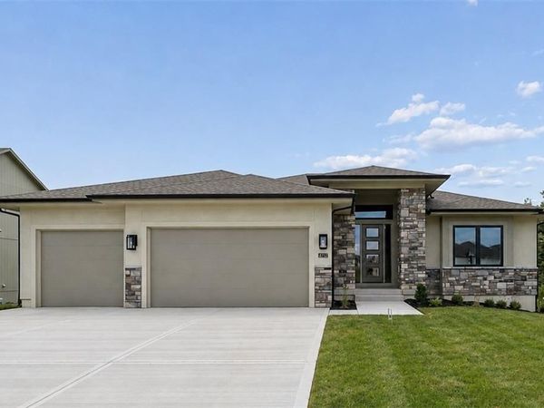 2717 NE 91st Place, Kansas City, MO 64156