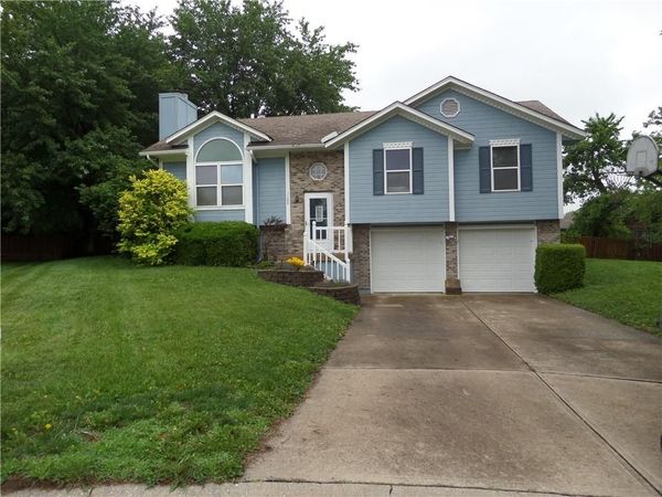 1306 HUNTINGTON Circle, Greenwood, MO 64034