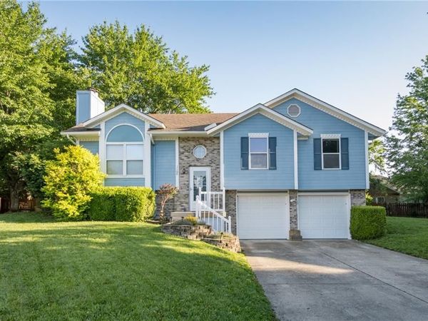 1306 HUNTINGTON Circle, Greenwood, MO 64034