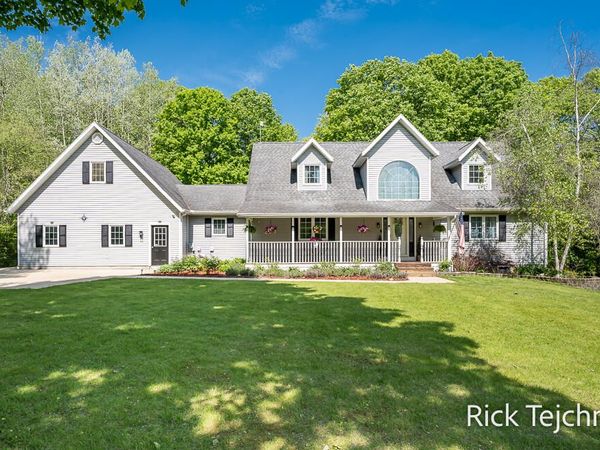 10345 Red Oak Ridge, Howard City, MI 49329