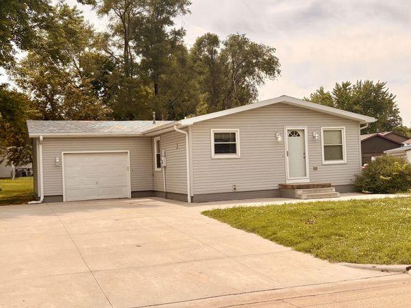 912 College Street, Boone, IA 50036
